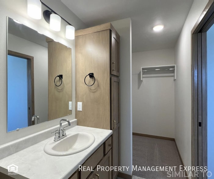 Building Photo - Awesome Layout with Yard Maintenance Inclu...