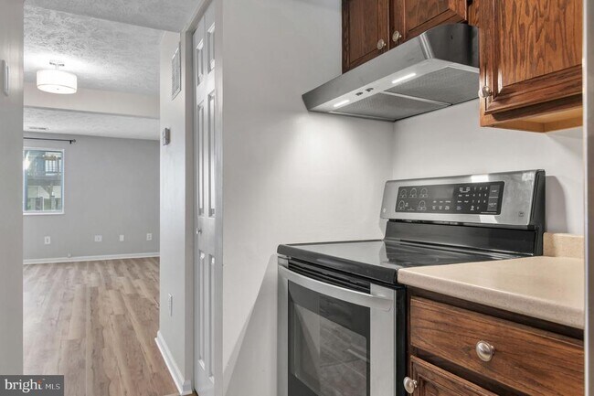 Building Photo - 8483 Aurora Ct