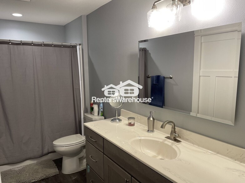 Building Photo - 4941 Field Crest Ln