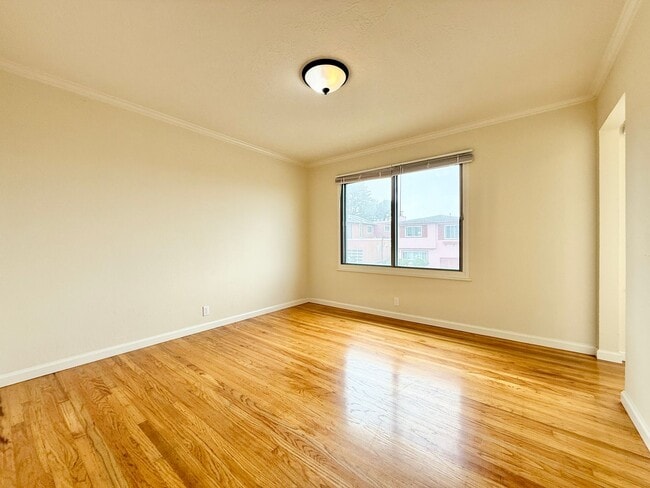 Building Photo - Renovated Single-Family Home in Pacifica!