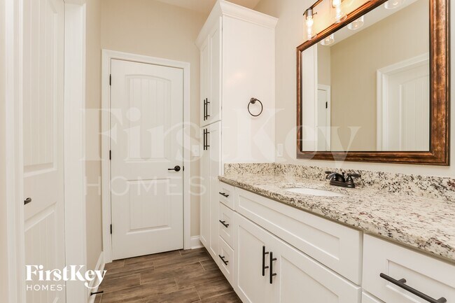 Building Photo - 784 Jersey Dr