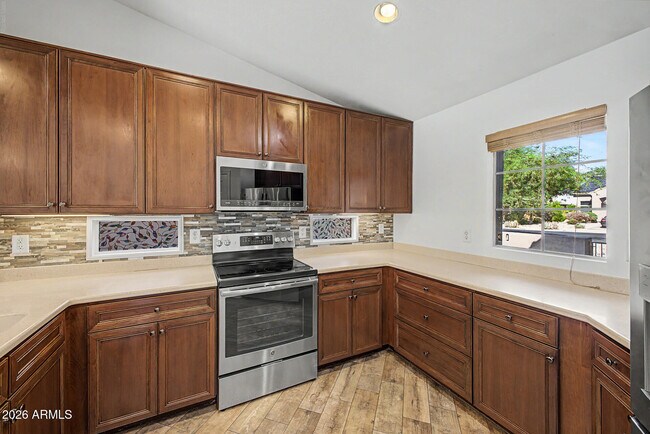 Building Photo - 614 S 111th Dr