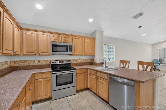 Building Photo - 1107 Big Torch St