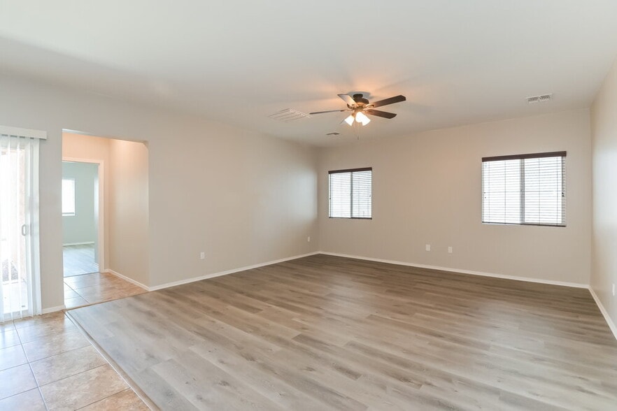 Building Photo - 4786 E Desert Thorn Dr