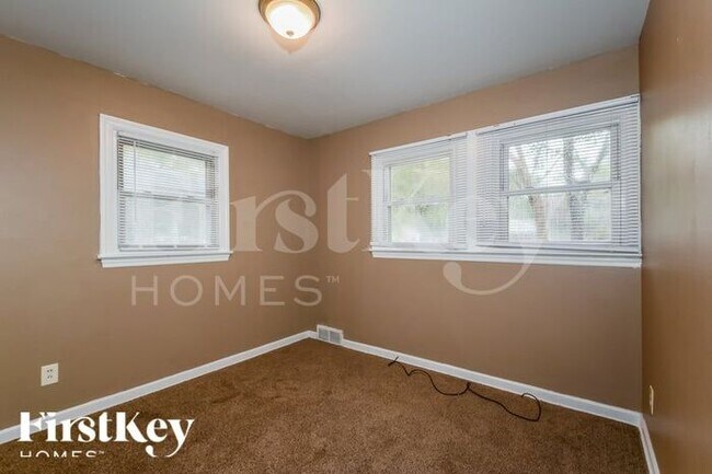 Building Photo - 2555 Patterson Rd