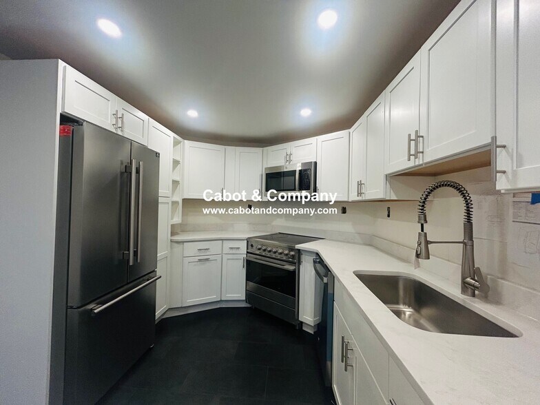 Building Photo - 104 Appleton St