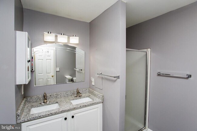 Building Photo - 207 Hampshire Dr