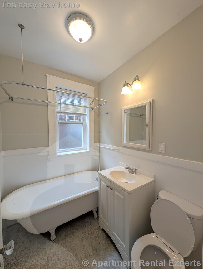 Building Photo - 156-158 Summer St Unit #302