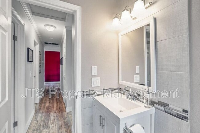 Building Photo - 6449 Feliciter Way