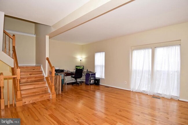 Building Photo - 25445 Carberry Dr