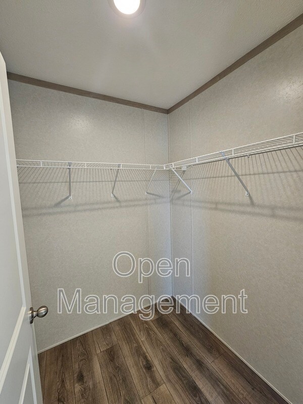 Building Photo - 725 S 12th St