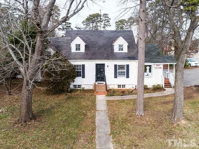 Primary Photo - 806 Gorman St