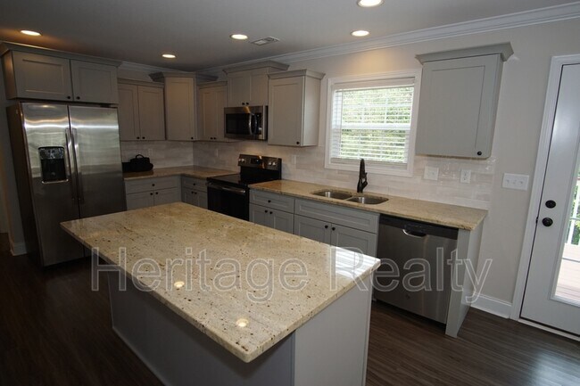 Building Photo - 1033 Ruscello Dr