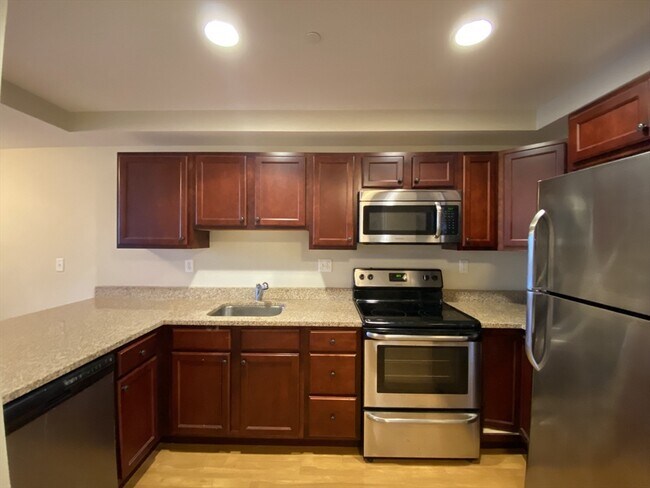 Building Photo - 20 Pond St