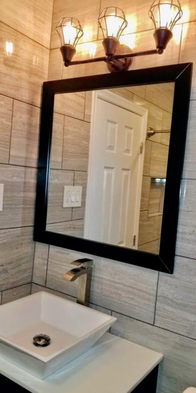 Building Photo - 7935 Leonard St