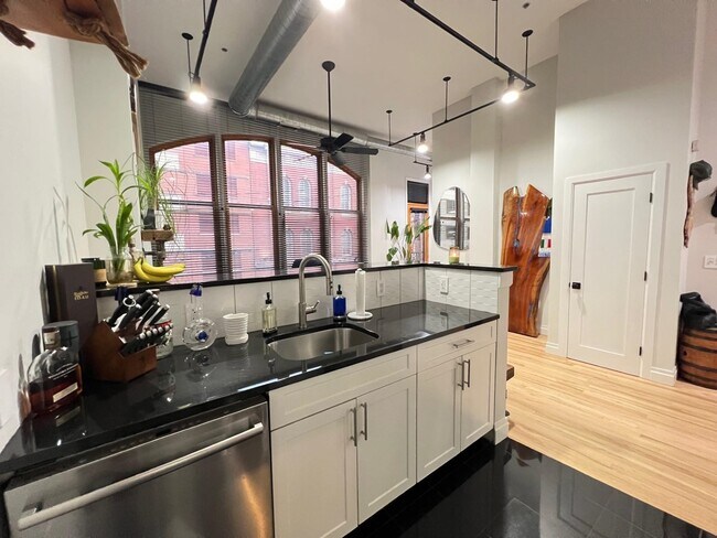 Building Photo - 338 Grove St