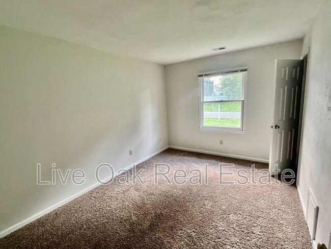 Building Photo - 103 N Thalia Rd