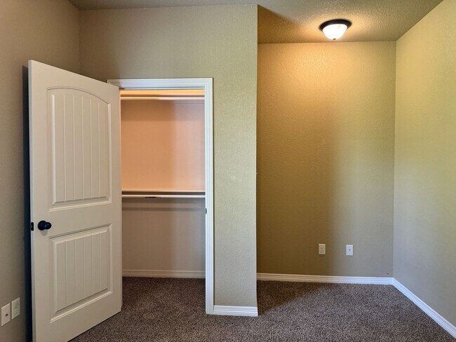 Building Photo - 11865 Poydras