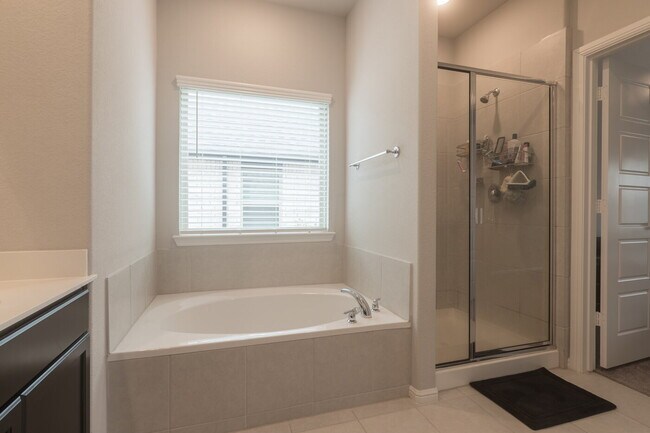 Building Photo - Gorgeous Two Story Home Featuring 2 Living spaces, 5 Bedrooms, and 3.5 Baths