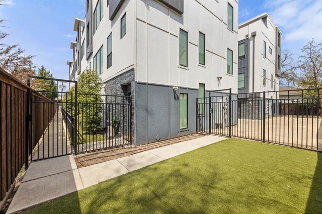 Building Photo - 4522 Deere St