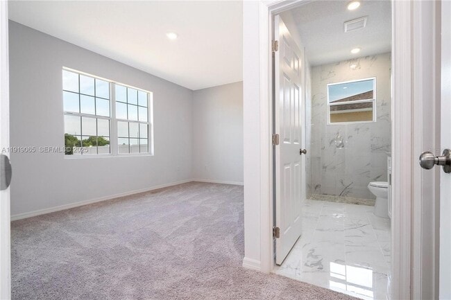 Building Photo - 873 Colville Dr