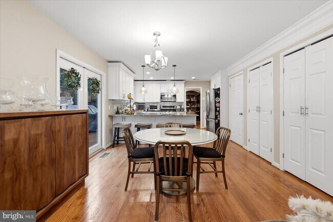 Building Photo - 911 Riva Ridge Dr