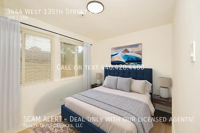 Building Photo - 3444 W 135th St