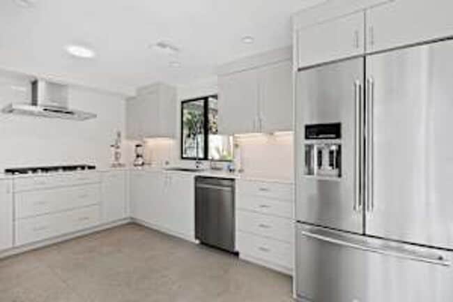 Building Photo - 5 bedroom 5 bath Available for Short Term Rental