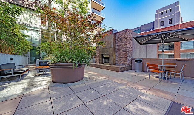 Building Photo - 1111 S Grand Ave