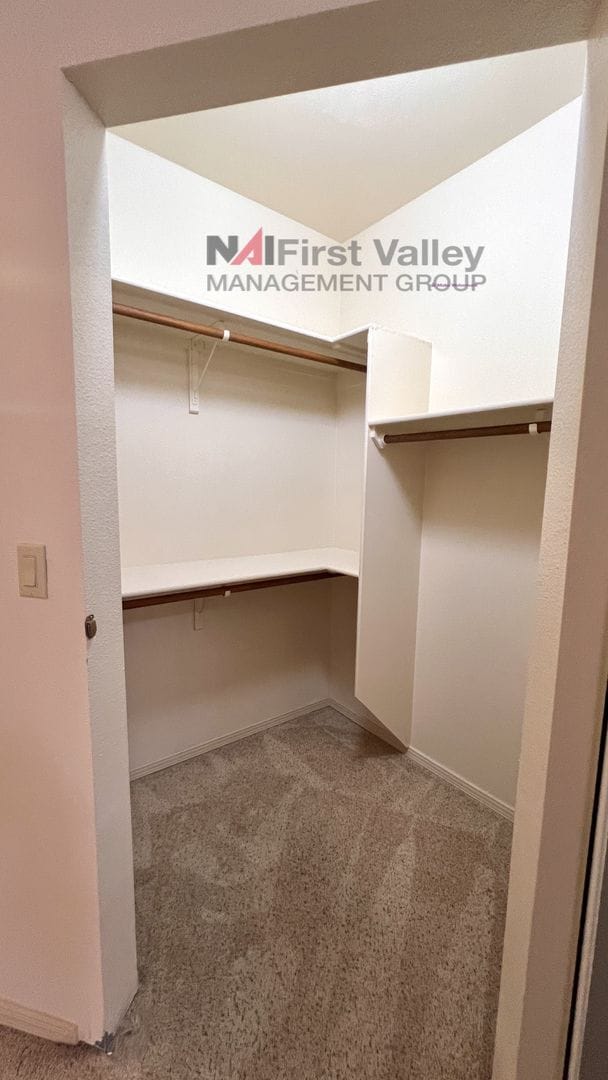 Building Photo - 2 Bedrooms, 2 Baths
