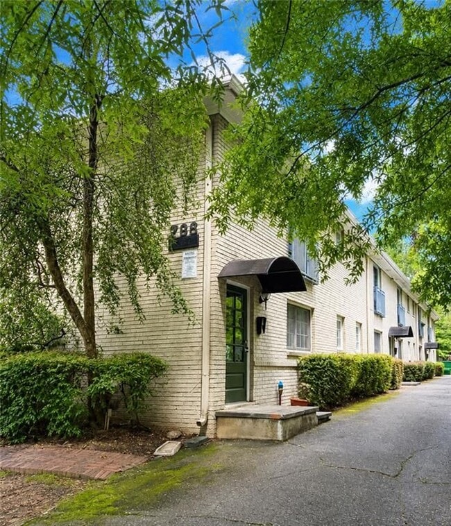 Building Photo - 798 St Charles Ave NE
