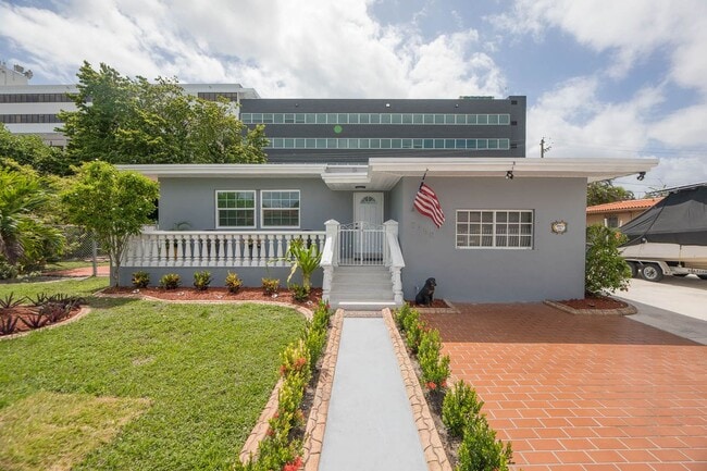 Building Photo - 2150 SW 21st Ter