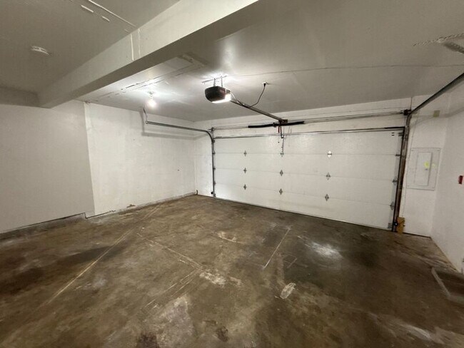 Building Photo - 1740 Glen Creek Rd NW