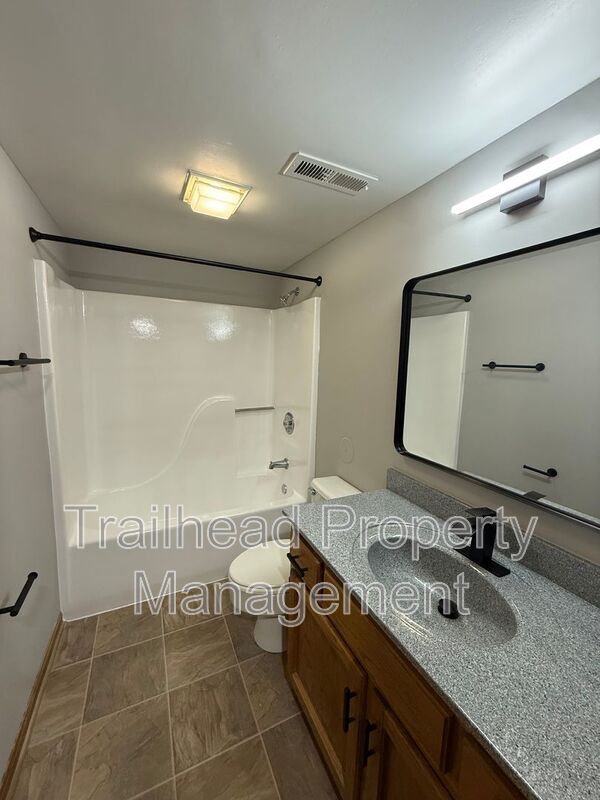 Building Photo - 3407 NW Duncan Rd