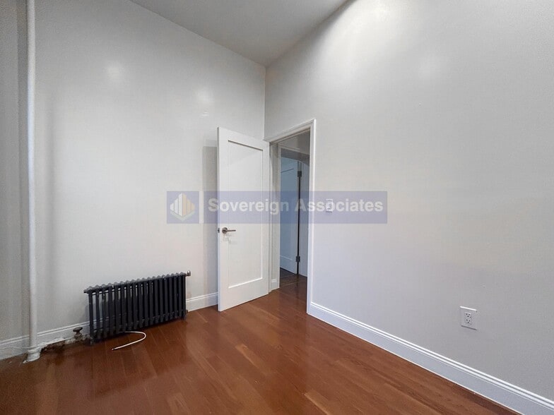 Building Photo - 309 W 111th St