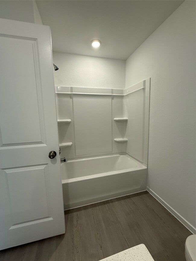 Building Photo - 335 Parkin Ct
