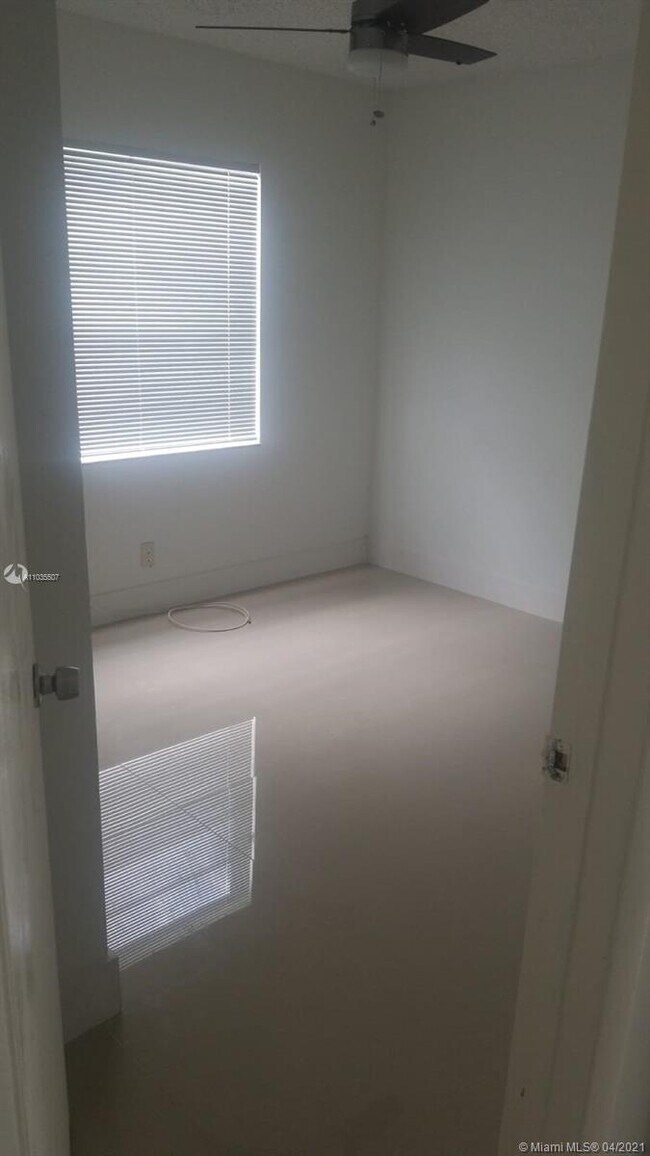 Building Photo - 3248 Coral Ridge Dr