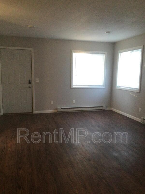 Building Photo - 913 Mulberry Ln