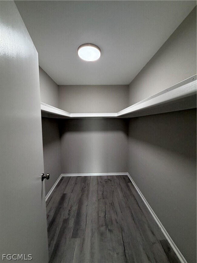 Building Photo - 1248 SE 7th St