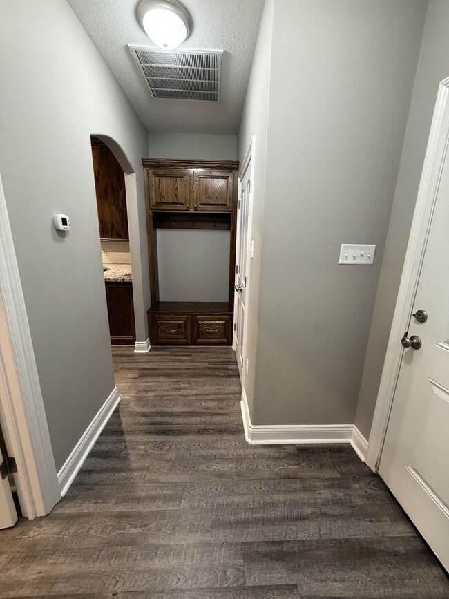 Building Photo - Spacious 3-Bedroom Home with Large Fenced Yard in Lake Charles