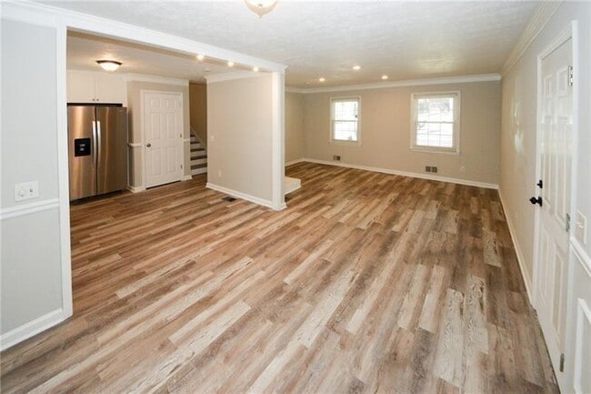 Building Photo - 1616 W Kellogg Cir