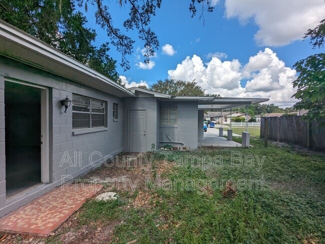 Building Photo - 1318 Divot Ln