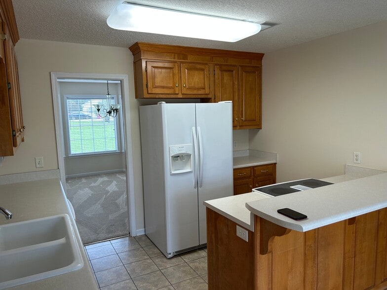 Building Photo - 3809 Doe Ln