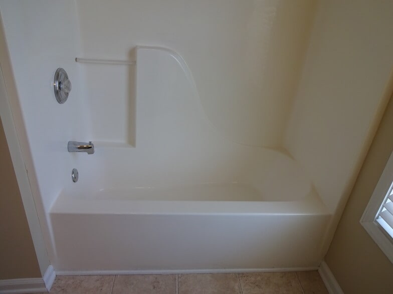 Building Photo - 304 High Point Pl