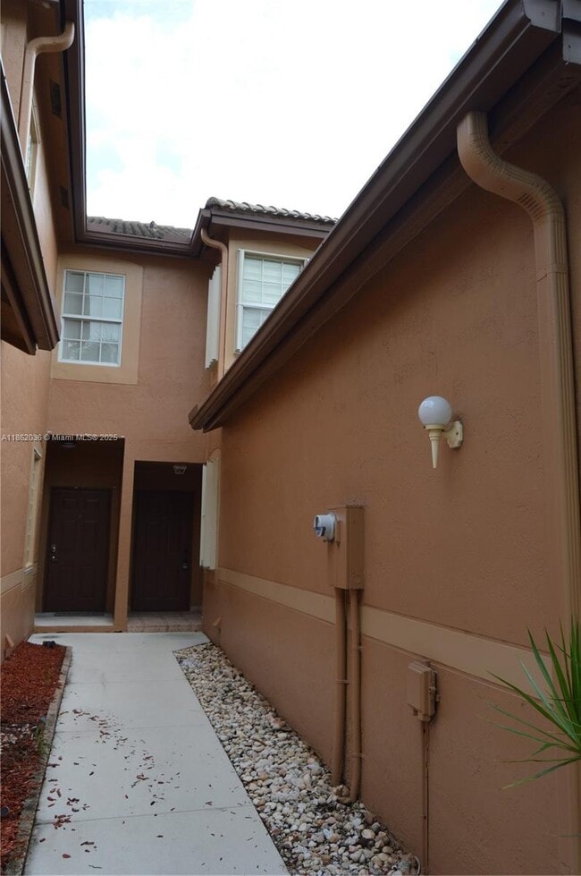 Primary Photo - 1527 Veracruz Ln