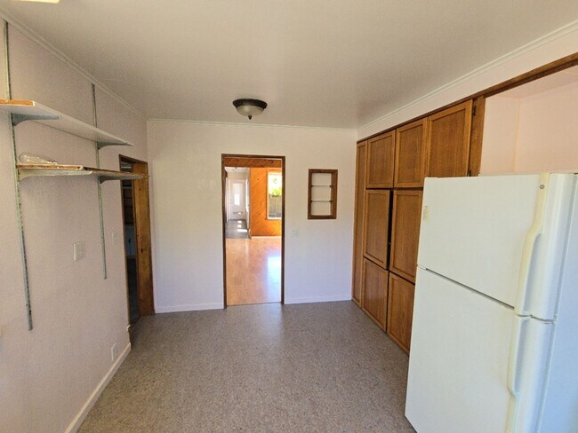 Building Photo - 4BD/2BA Eureka home close to schools, medical services