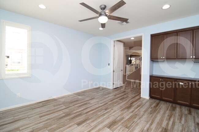 Building Photo - 3080 S Jasmine Dr