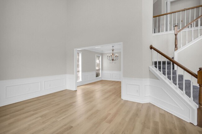 Building Photo - Stunning 4-bed Home in Hinesville With Two...