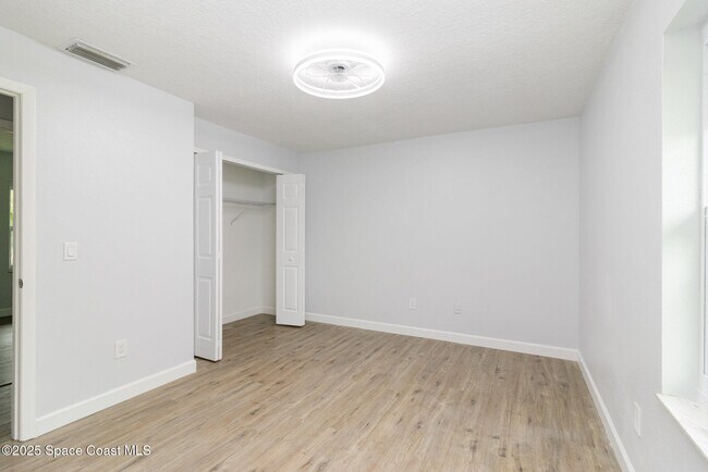 Building Photo - 1318 San Filippo Dr SE