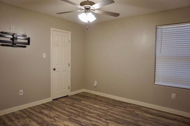 Building Photo - 4307 Regina Dr